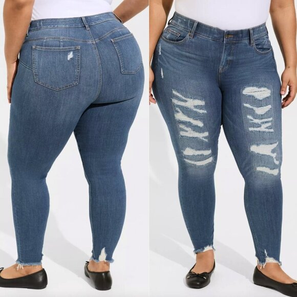 NWOT TORRID Plus Size Bombshell Skinny Premium Stretch High Rise Destructed Jean - Picture 1 of 16